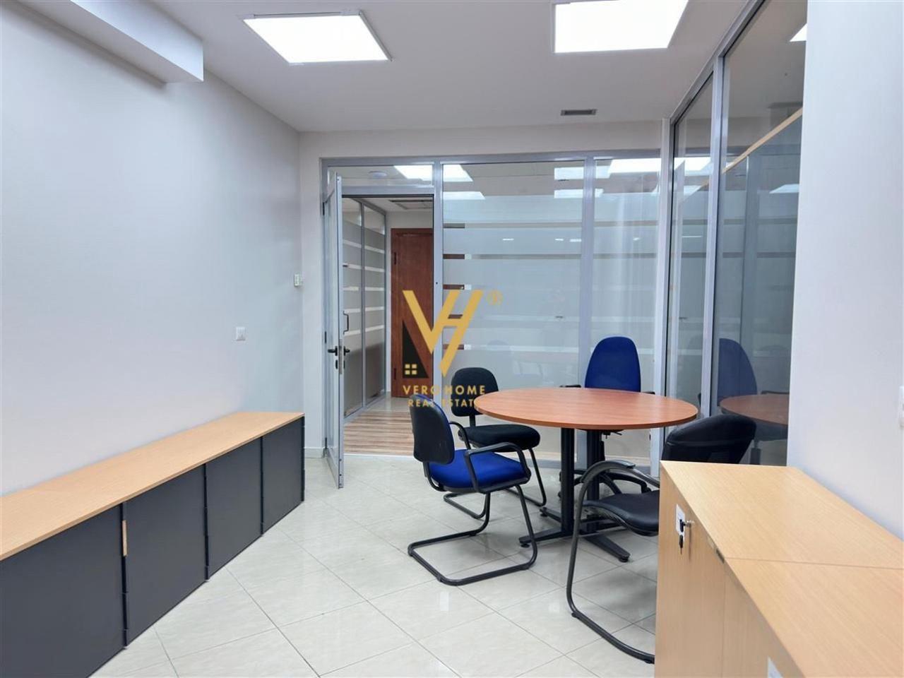 RENTAL SPACE 440 M2 AT OFFICE BUILDINGS 19,000 EURO