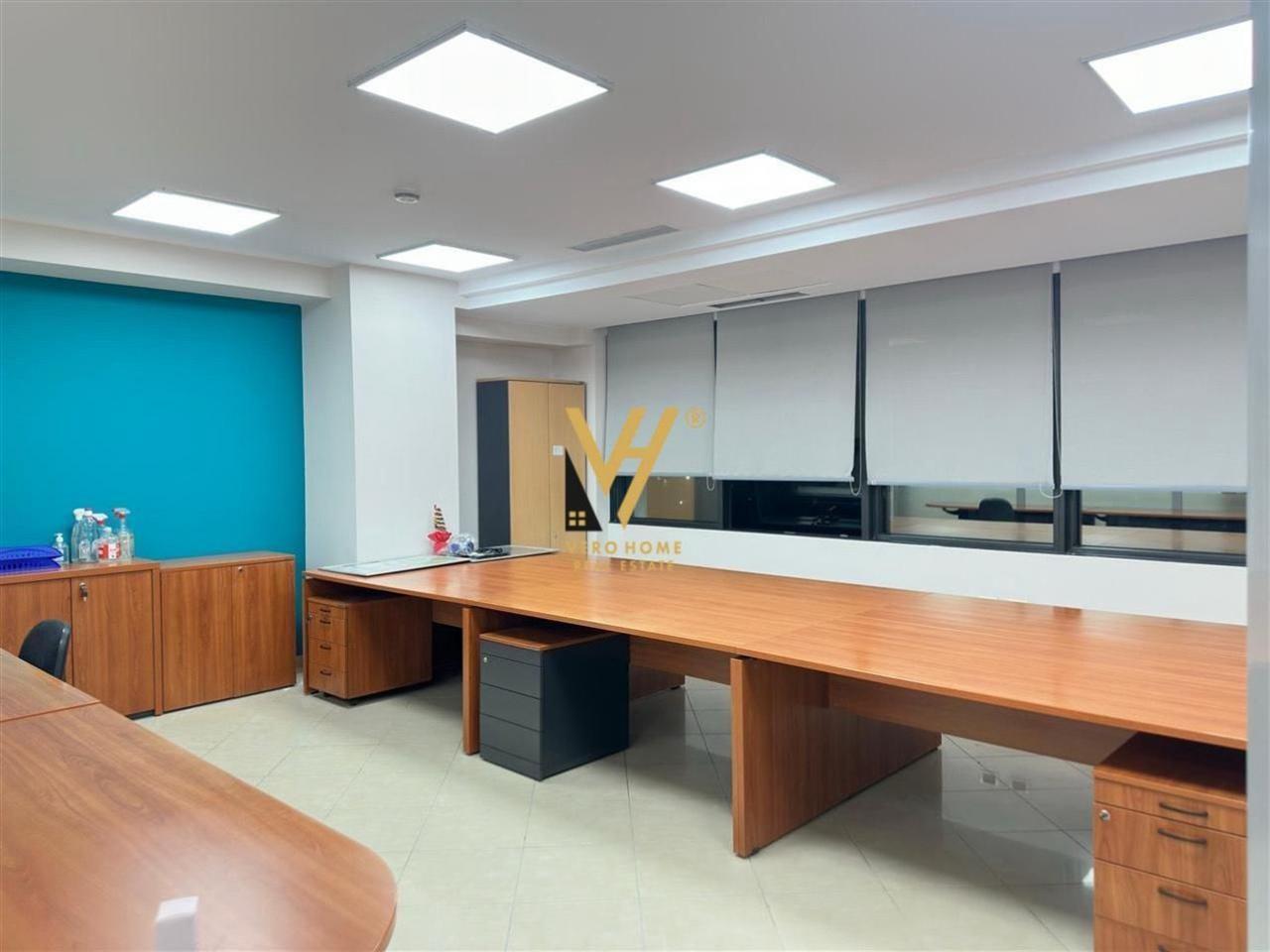 RENTAL SPACE 440 M2 AT OFFICE BUILDINGS 19,000 EURO