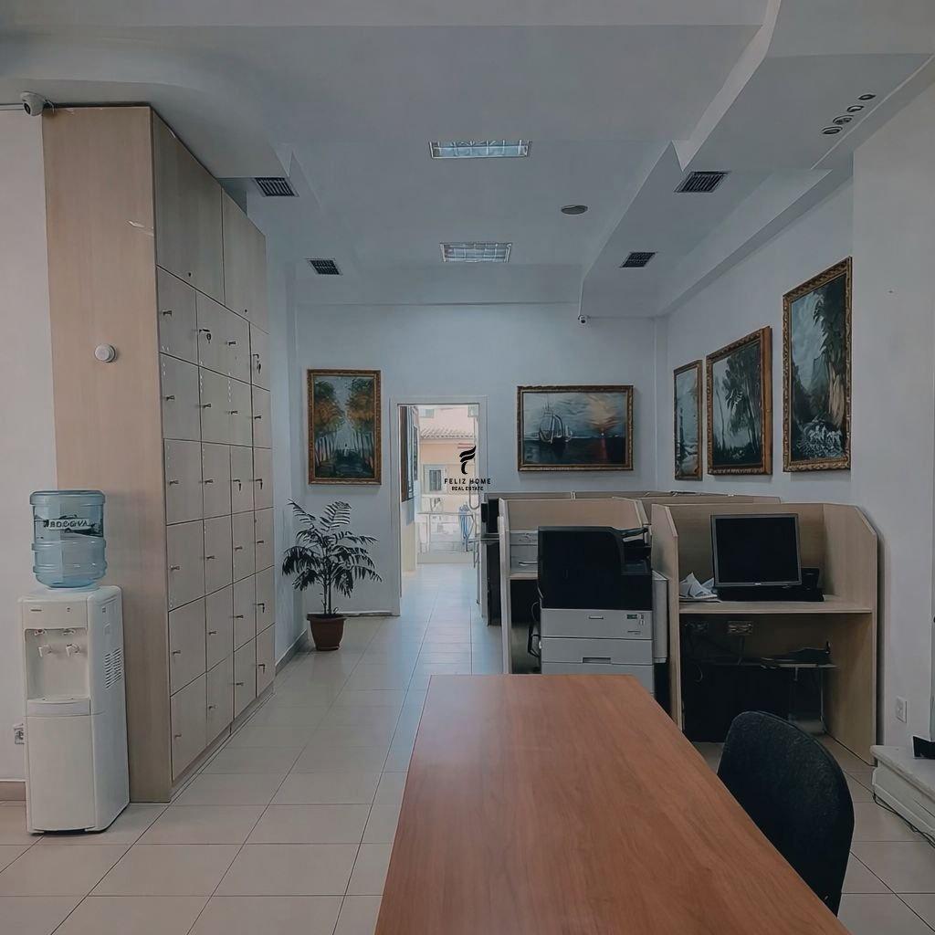 Vendesi appartamento di 216,5 m² in Via Elbasanit 550.000 euro FH-69376