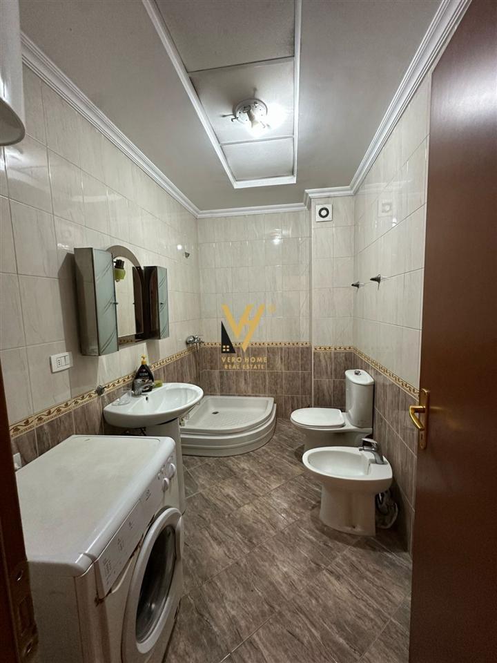 RENTAL OF 105 M2 STORE NEAR KRISTAL CENTER 900 EURO
