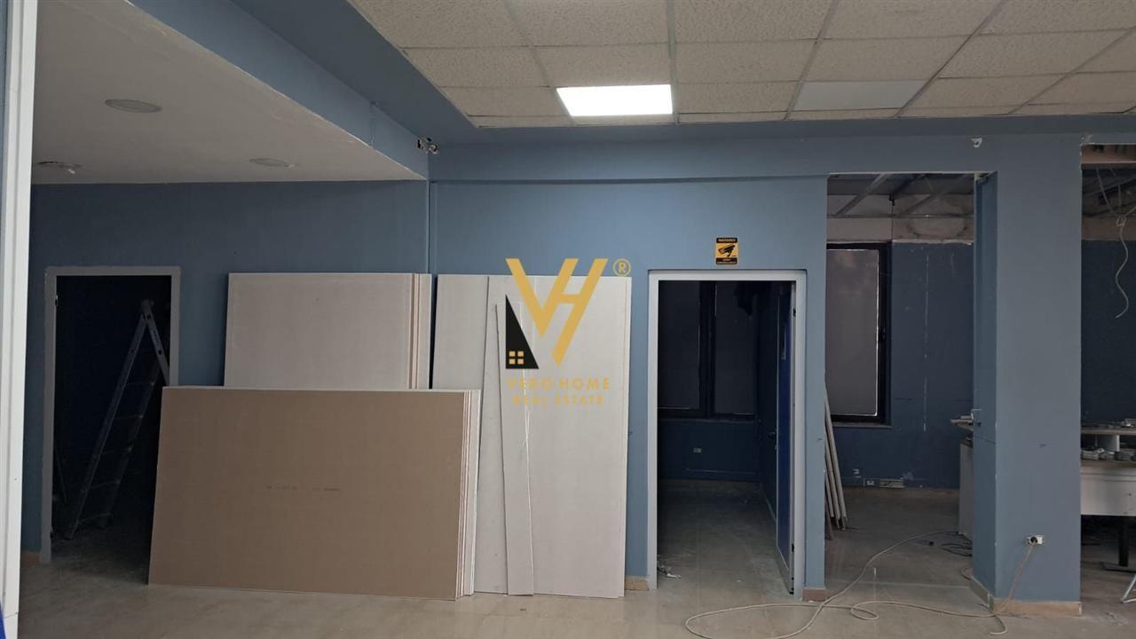 FOR RENT Office 200 m2 at Pharmacy 10 200,000 LEK