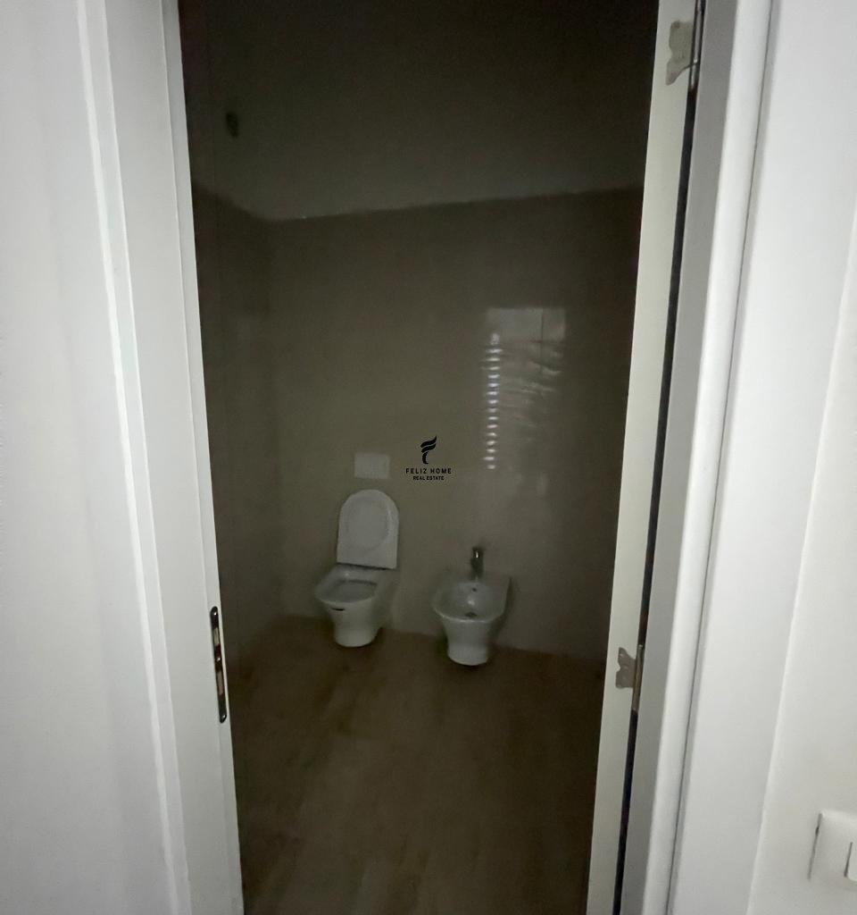 Shop for Rent 118 m2 Dibrës Street 650 Euro FH-69007