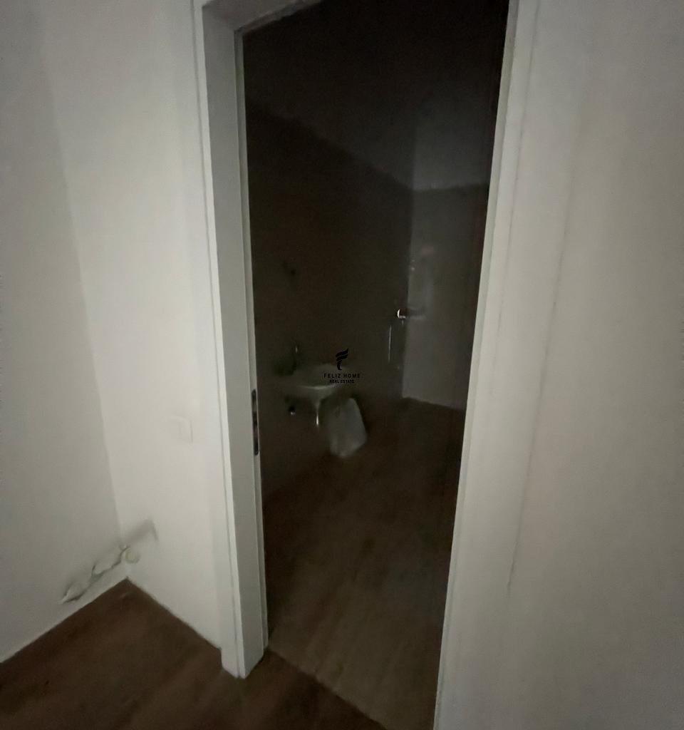Shop for Rent 118 m2 Dibrës Street 650 Euro FH-69007