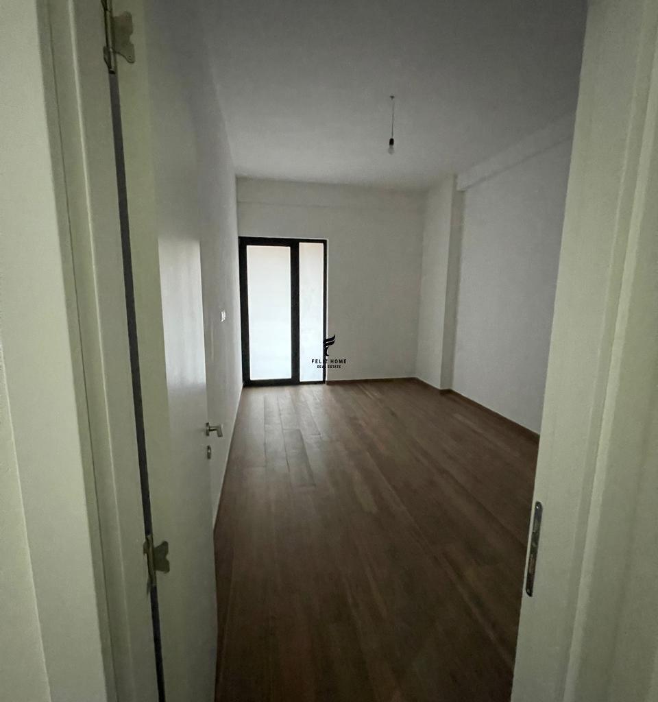Shop for Rent 118 m2 Dibrës Street 650 Euro FH-69007