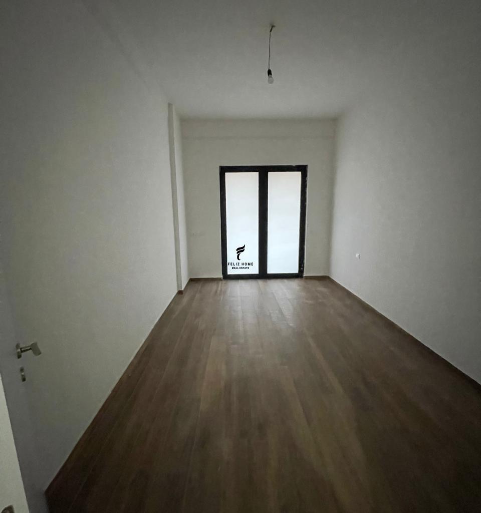 Shop for Rent 118 m2 Dibrës Street 650 Euro FH-69007