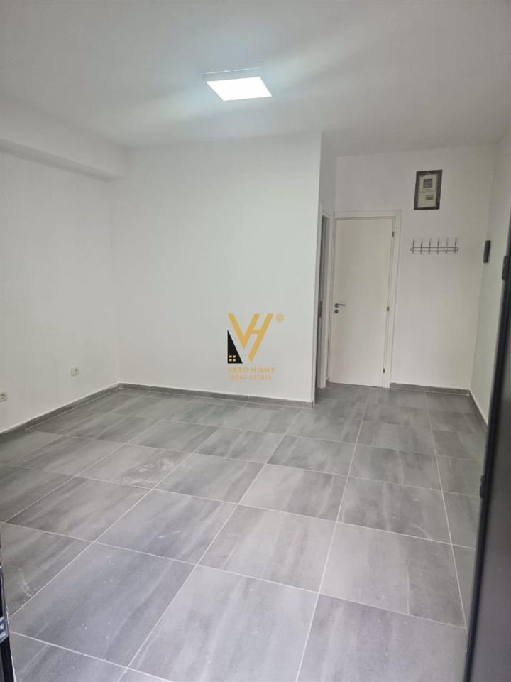 JEPET AMBIENT 30 M2 TE RR.SULEJMAN PASHA, QENDER 450 EURO