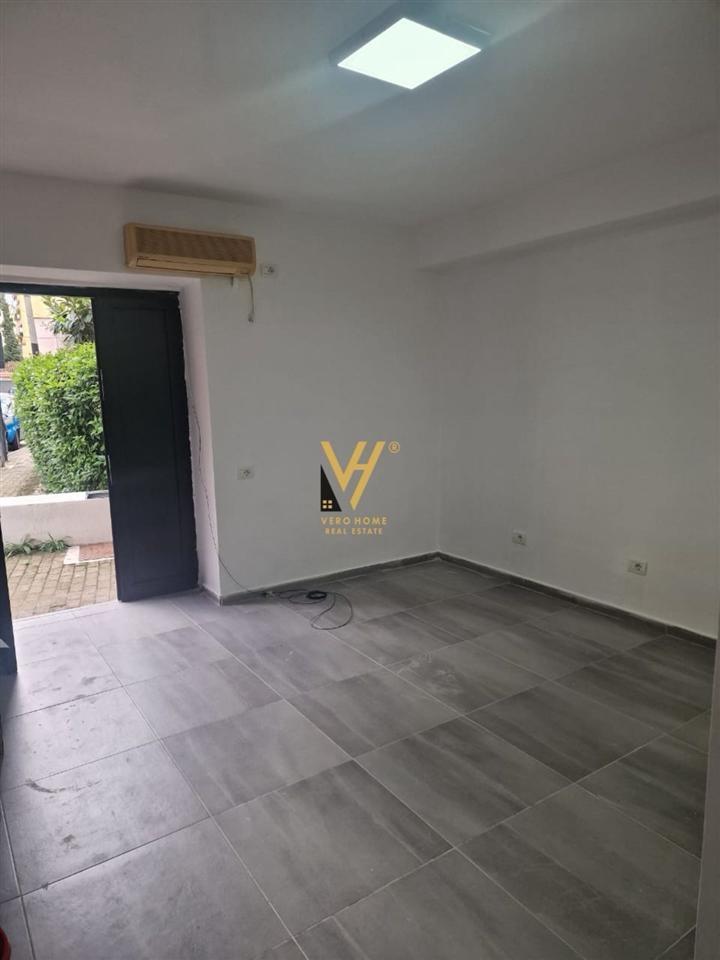 RENTAL SPACE 30 m2 ON RR. SULEJMAN PASHA, CITY CENTER 450 EURO