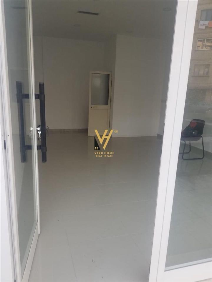 Commercial Space 30m2 for Rent in Vasil Shanto - 400 Euros