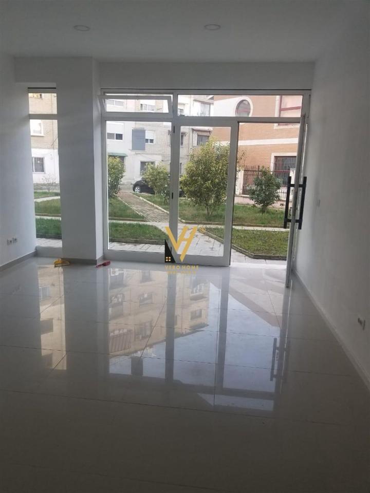 JEPET DYQAN 30M2 ME QERA NE VASIL SHANTO 400 EURO
