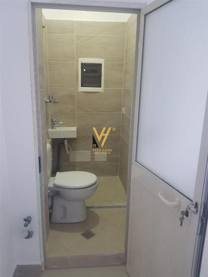 Commercial Space 30m2 for Rent in Vasil Shanto - 400 Euros