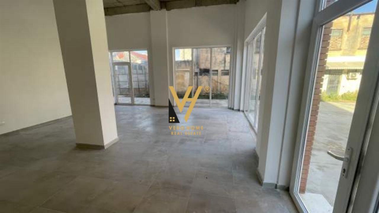 FOR RENT 70 m2 SHOP ON DIBRES ROAD FOR 500 EURO