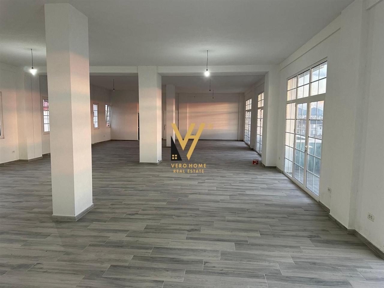 RENTAL SPACE 250 m2 IN PASKUQAN FOR 2,500 EURO