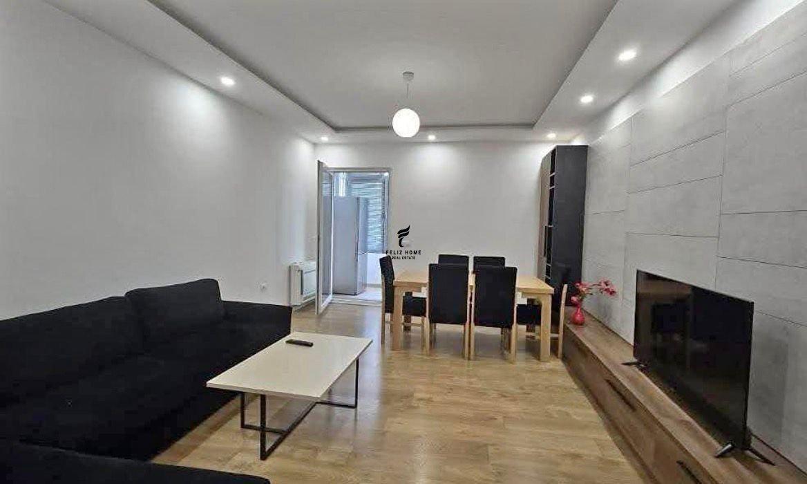 APARTAMENT ME QERA 2+1+2 BULEVARDI BAJRAM CURRI 70.000 LEKE