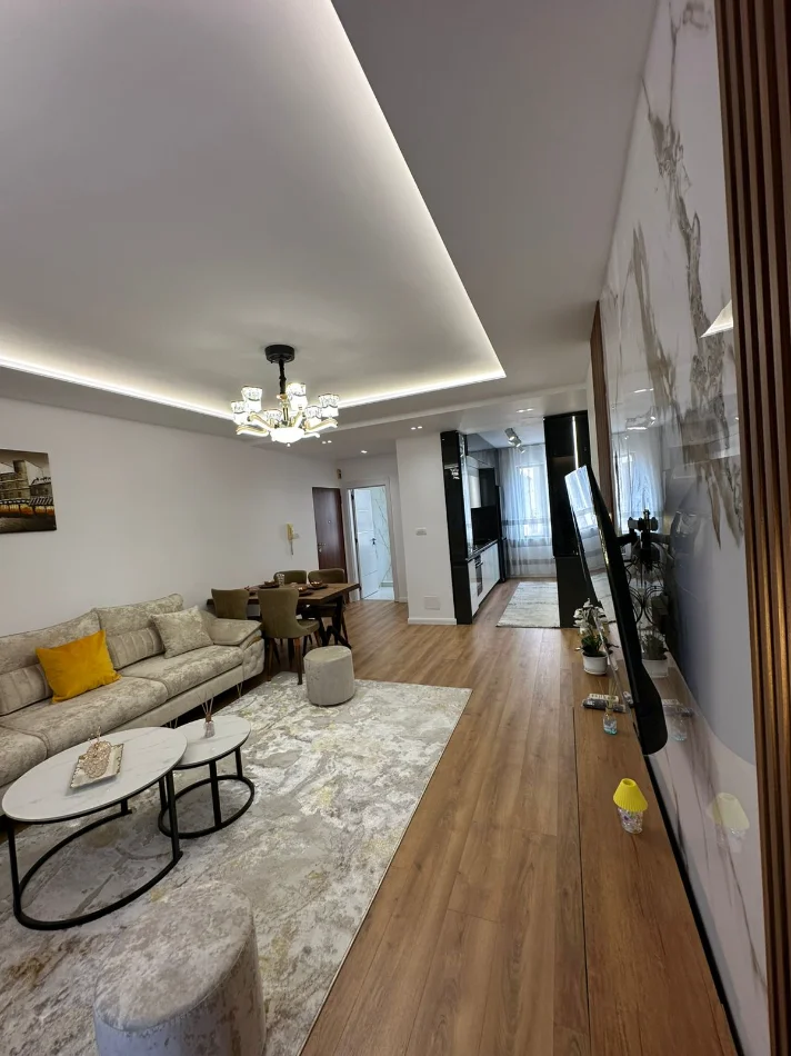 Tirane, vendesi appartamento 2+1+2 Piano 7, 116 m² 265.000 € (PALAZZO CON ASCENSORE)