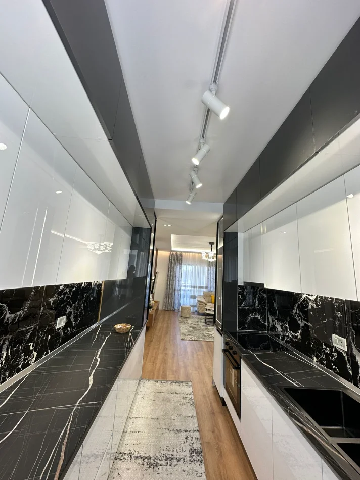 Tirane, vendesi appartamento 2+1+2 Piano 7, 116 m² 265.000 € (PALAZZO CON ASCENSORE)