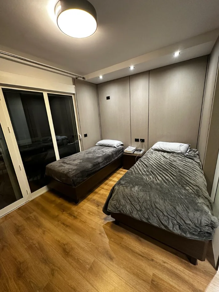 Tirane, vendesi appartamento 2+1 Piano 3, 100 m² 370.000 € (LIQUIDO ARTIFICIALE)