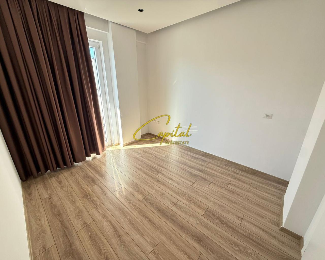 APARTAMENT ME QIRA 2+1 KOMUNA E PARISIT 900 EURO