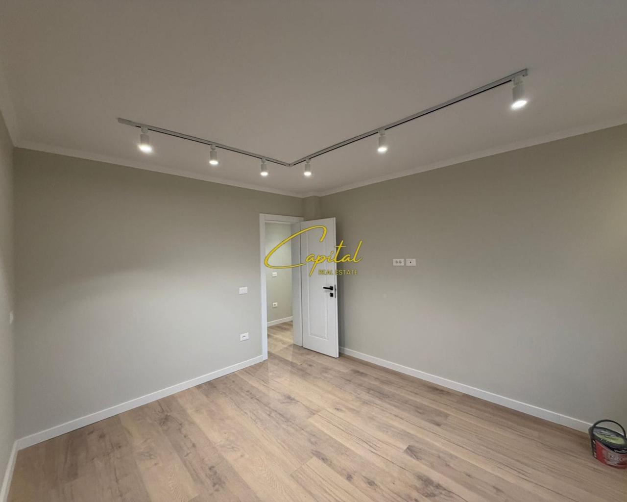 SHITET APARTAMENT 1+1 21 DHJETORI 125.000 EURO