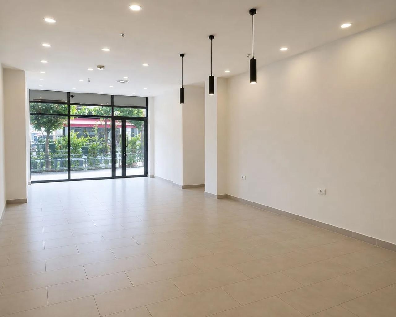🏪 Shitet Dyqan Përballë Kompleksit Delijorgji