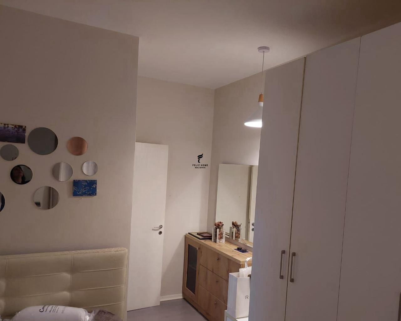 Appartamento con una camera in zona Liceo Artistik a 60.000 lekë FH-71594