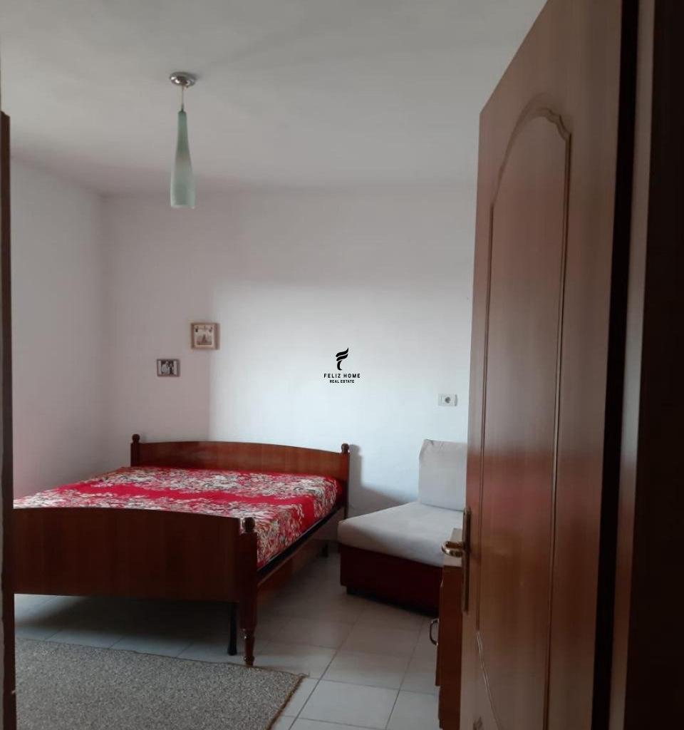 Appartamento con una camera da letto in Ali Demi