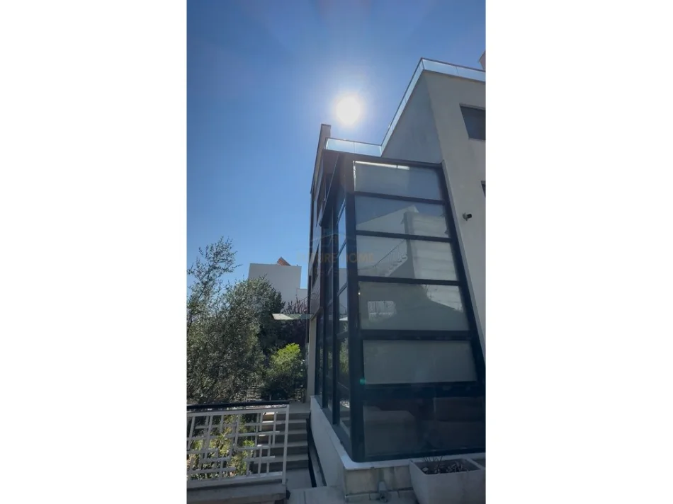 Tirane, Rental of a 3-Storey Villa, Ground Floor, 270 m², €3,000 (Teg)
