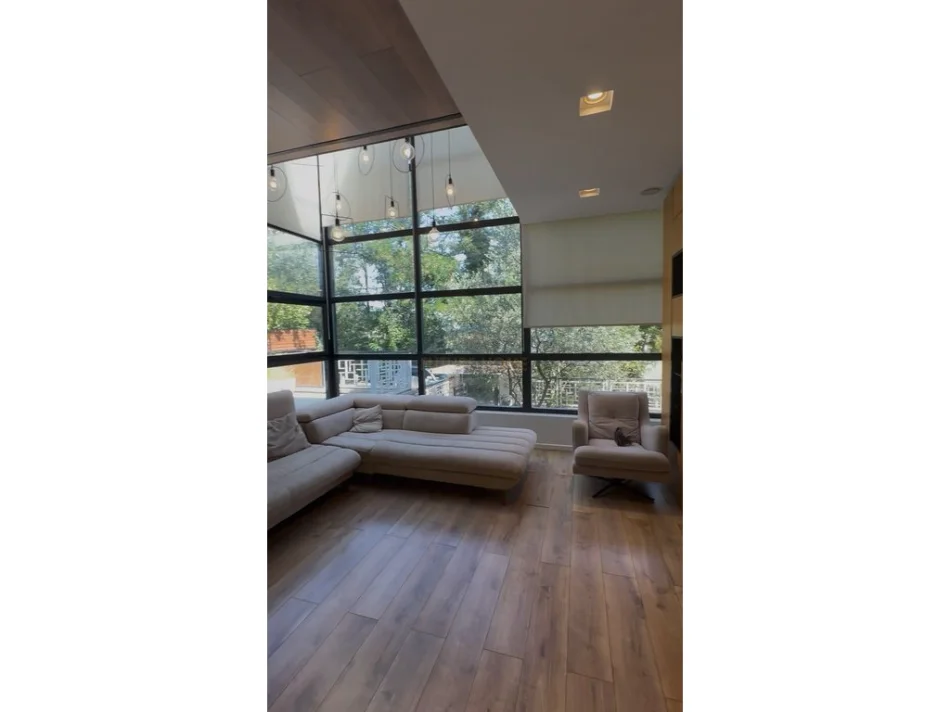 Tirane, jepet me qera Vile Vile 3 Katshe Kati 0, 270 m² 3.000 € (Teg)