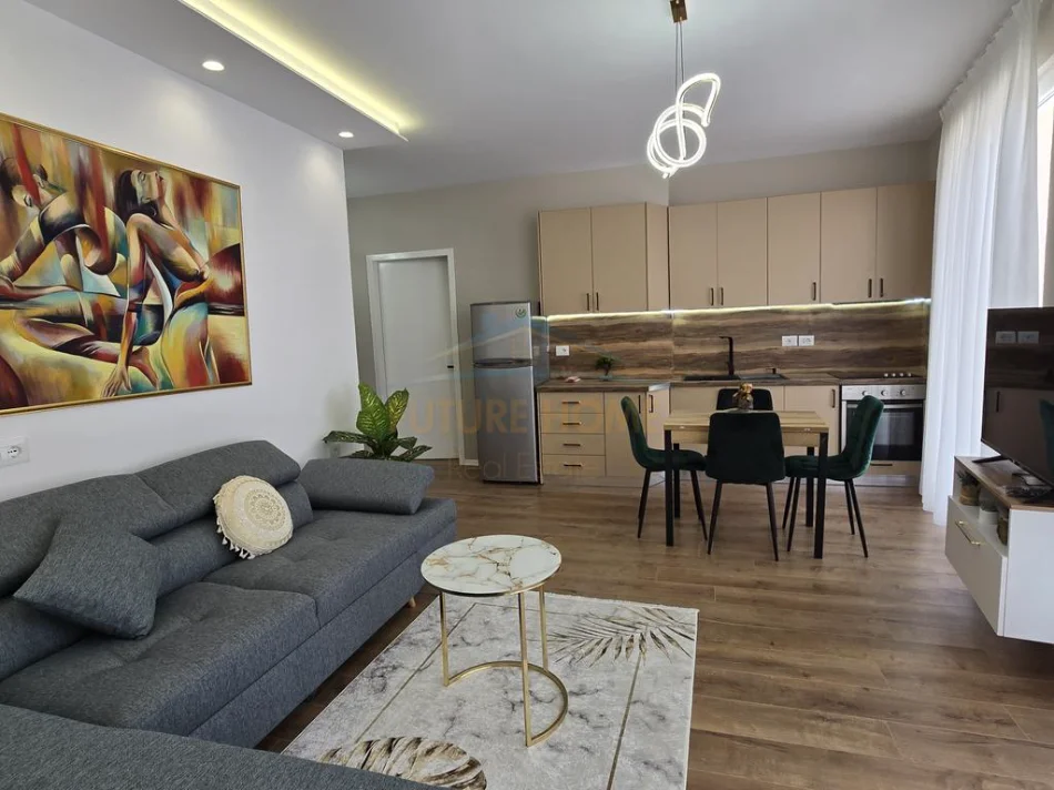 Tirana, Apartment for Rent 2+1 + Kitchenette + Balcony, 3rd Floor, 80 m², €1,000 (Rruga e Barrikadave)