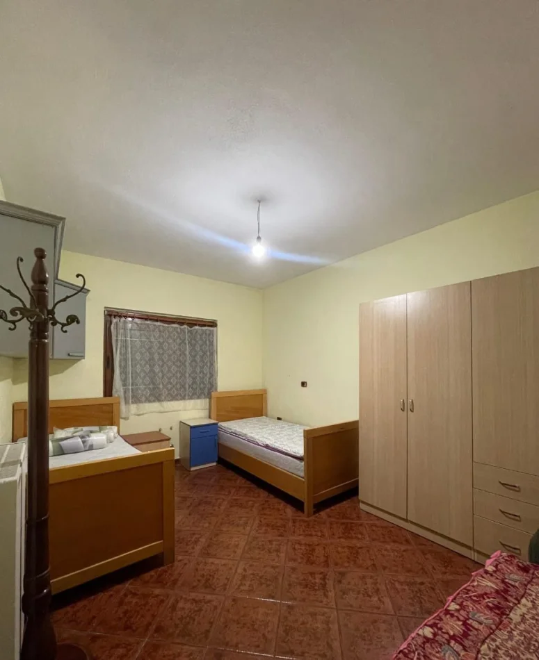 Tirana, 2+1 Apartment for Rent, Second Floor, 110 m², €450 (Rruga 5 Maji)