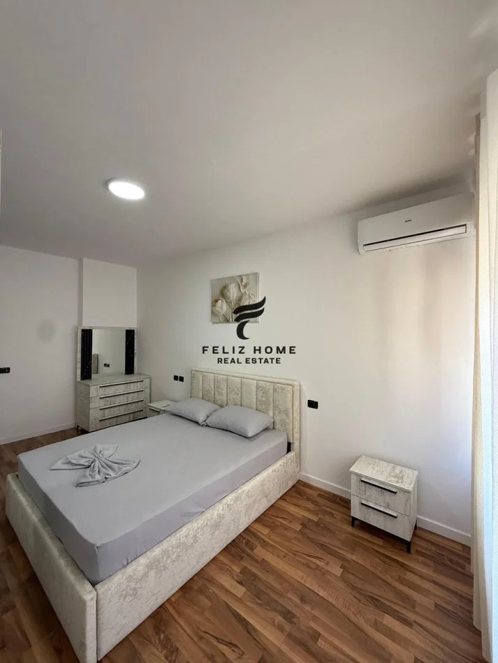 Tirane, affitto appartamento 1+1 con balcone al settimo piano, 60 m², 450 € (ASTIR)