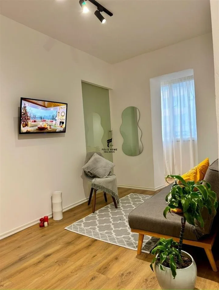 Tirane, affitto appartamento 1+1 Piano 3, 60 m² 550 € (BLLOK)