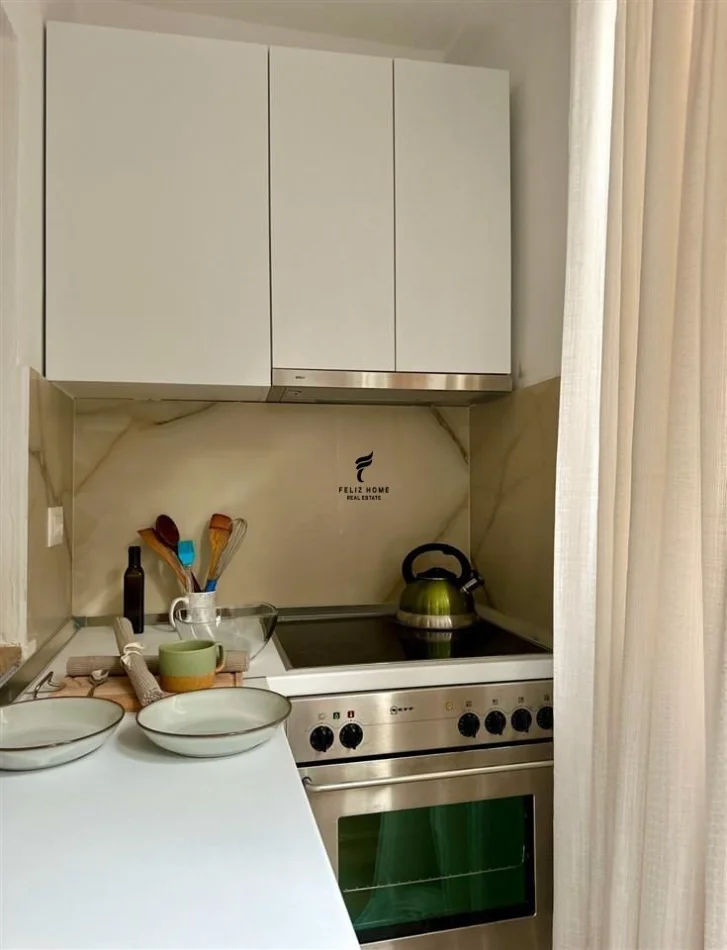 Tirane, affitto appartamento 1+1 Piano 3, 60 m² 550 € (BLLOK)