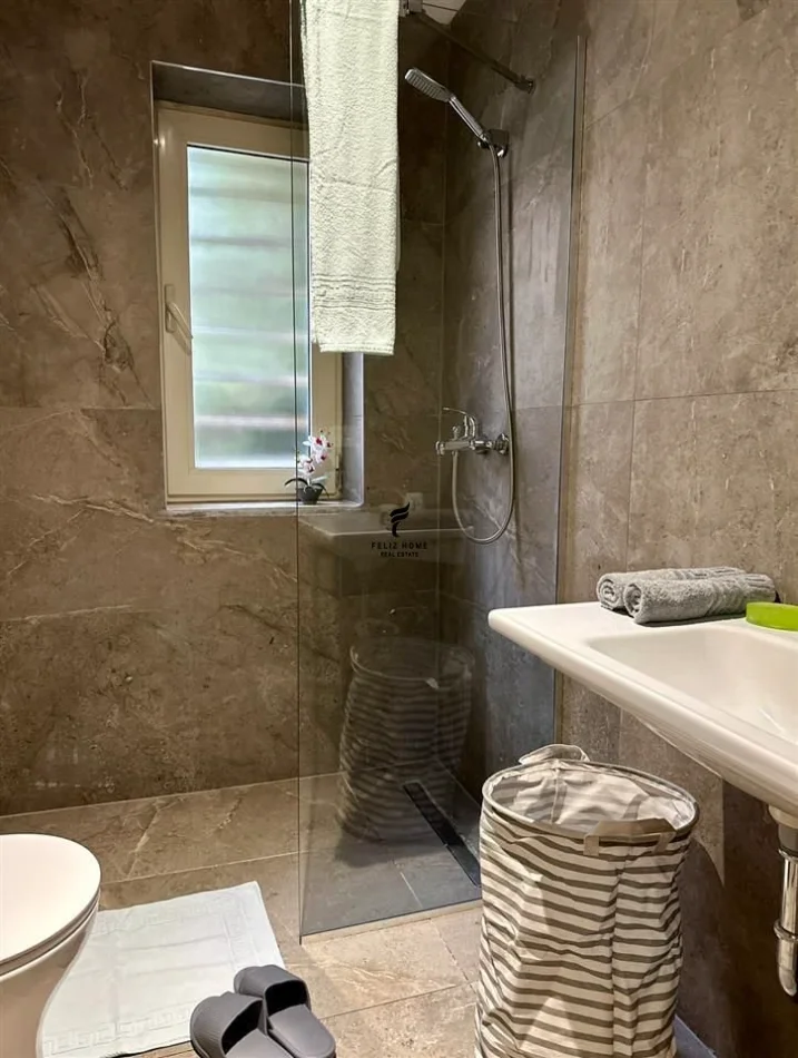 Tirane, affitto appartamento 1+1 Piano 3, 60 m² 550 € (BLLOK)