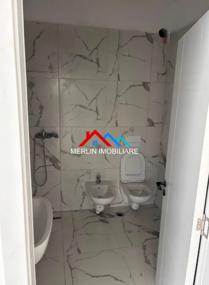 Tirane, affitto mensile appartamento 1+1 con balcone, Piano 3, 59 m², 425 € (VIA 5 MAGGIO)