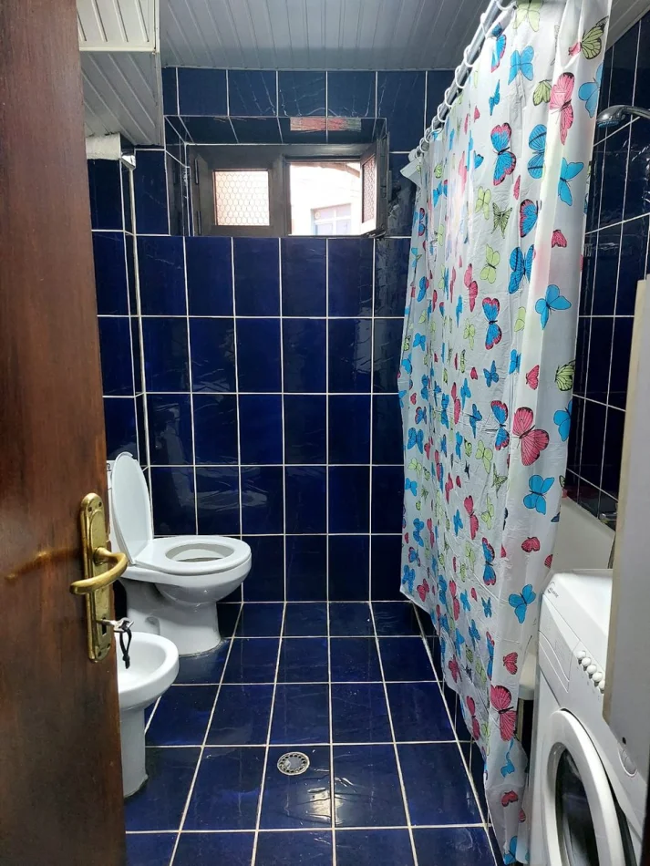 Tirane, affitto appartamento 1+1 al secondo piano, 65 m², 500 € (Via Elbasanit)