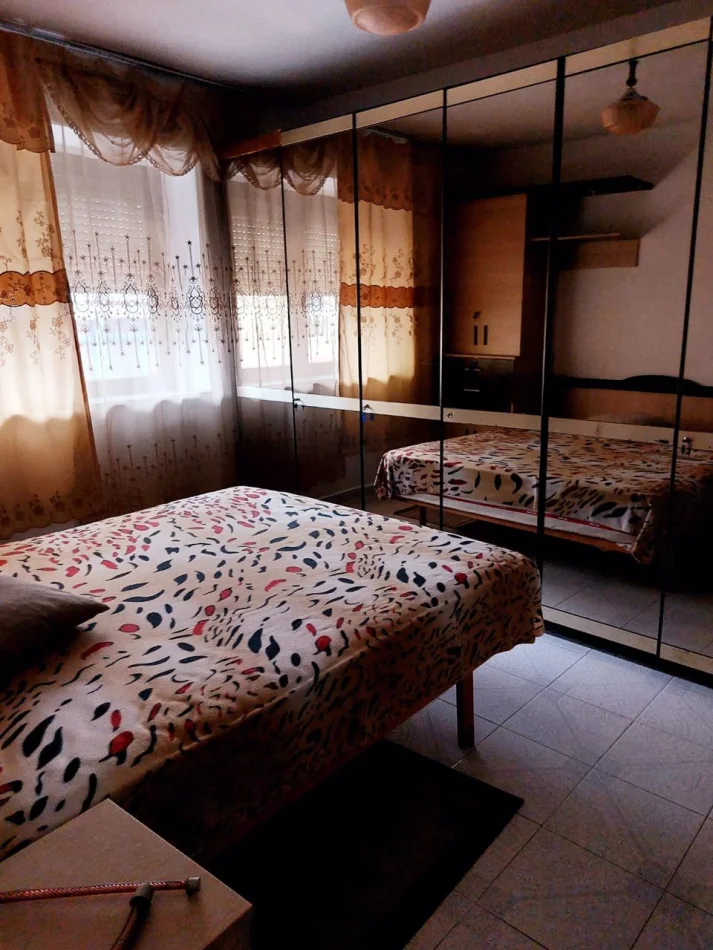 Tirane, affitto appartamento 1+1 al secondo piano, 65 m², 500 € (Via Elbasanit)