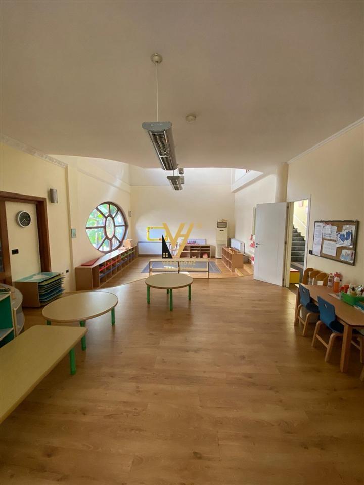 RENTAL: 3-STOREY HOUSE WITH COURTYARD IN PARISIT MUNICIPALITY FOR 5,000 EURO