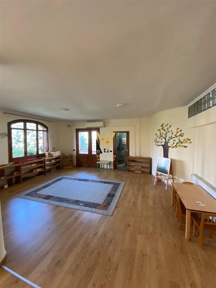 RENTAL: 3-STOREY HOUSE WITH COURTYARD IN PARISIT MUNICIPALITY FOR 5,000 EURO
