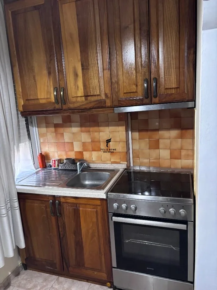Tirane, affitto mensile appartamento 1+1 Piano 5, 70 m² 450 € (ALI DEMI)