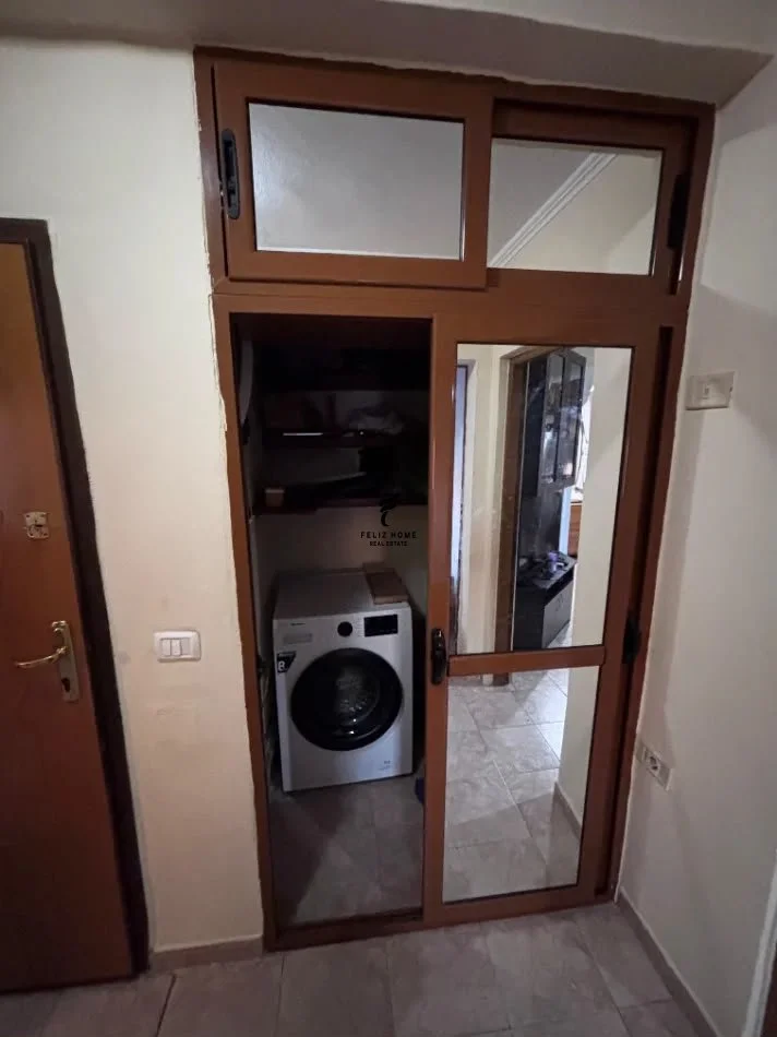 Tirane, affitto mensile appartamento 1+1 Piano 5, 70 m² 450 € (ALI DEMI)