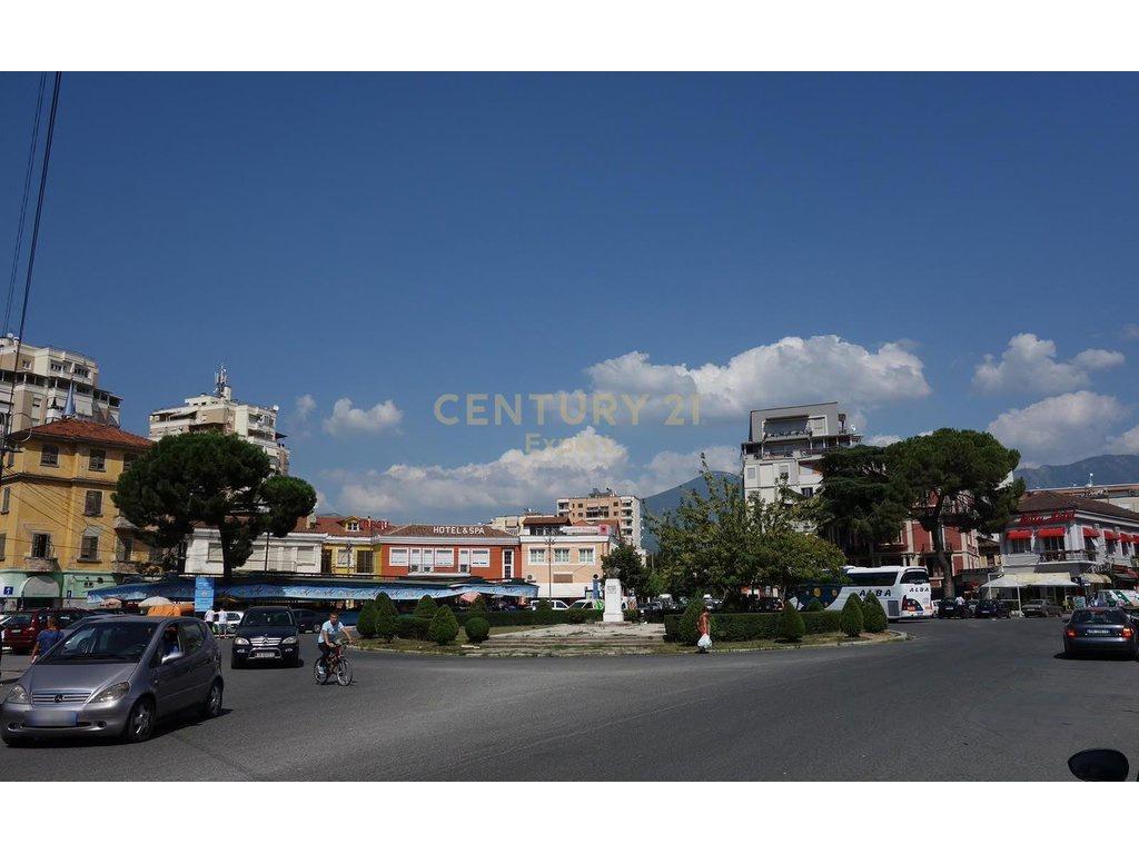 STREET-FACING, FOR RENT COMMERCIAL SPACE NEAR AVNI RUSTEM SQUARE
