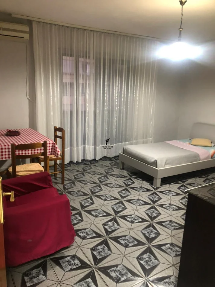 Tirane, jepet me qera apartament 2+1 Kati 5, 75 m² 550 € (21 DHJETORI)
