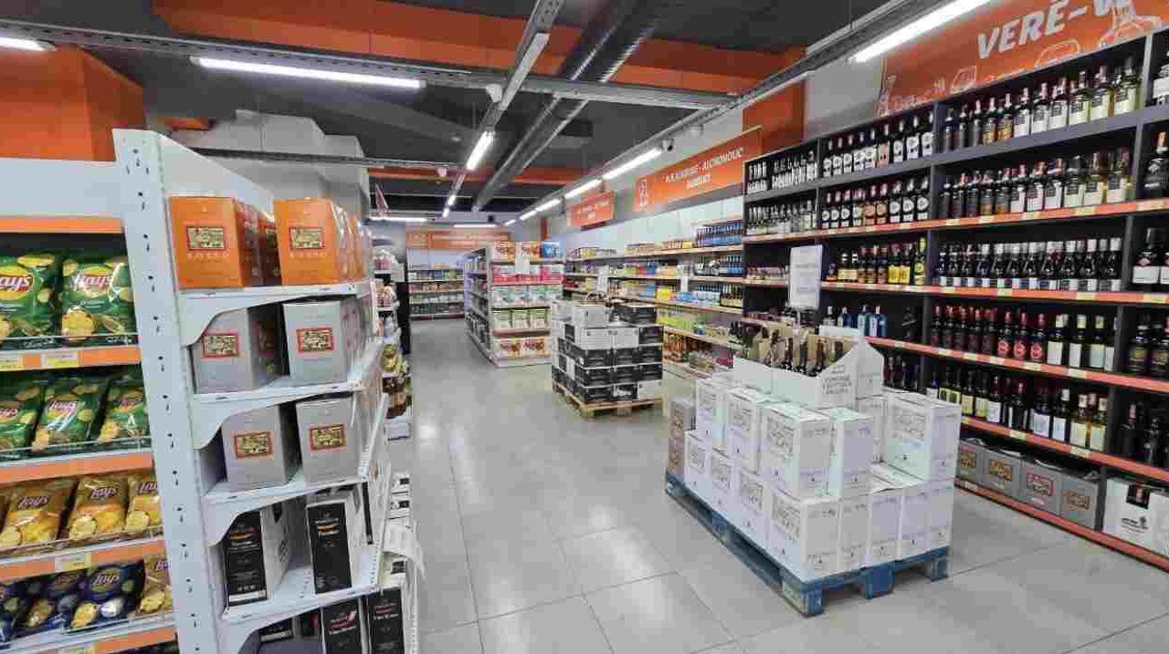 Kodra e Diellit 1, Commercial Space for Sale, Roadfront