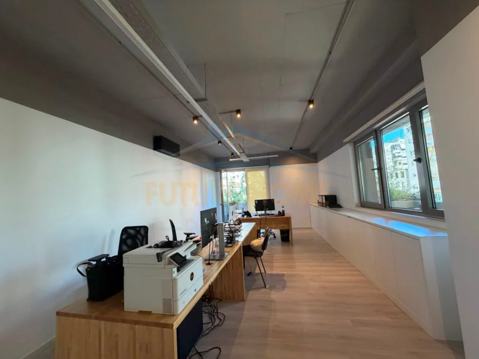 Tirana, Commercial Space for Sale, 2nd Floor, 529 m², €3,000,000 (Lion Park 1)