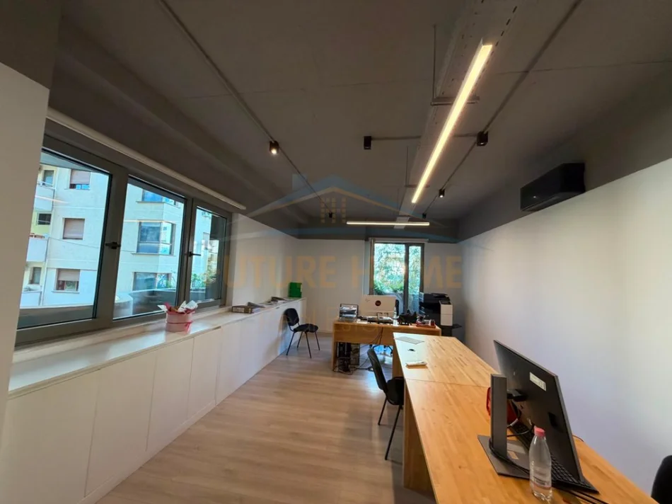 Tirana, Commercial Space for Sale, 2nd Floor, 529 m², €3,000,000 (Lion Park 1)