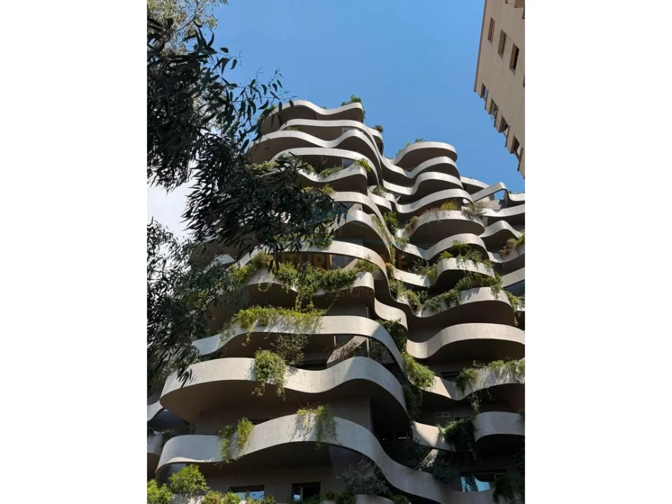 Tirane, shitet ambjent biznesi Kati 2, 529 m² 3.000.000 € (Lion Park 1)