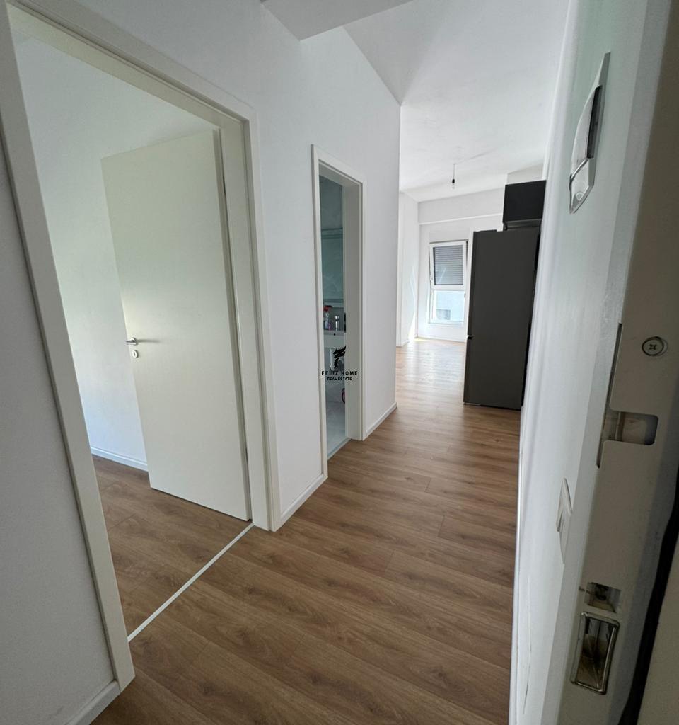 Zyra con affitto di 65 m² in Ali Demi - 30.000 LEKE