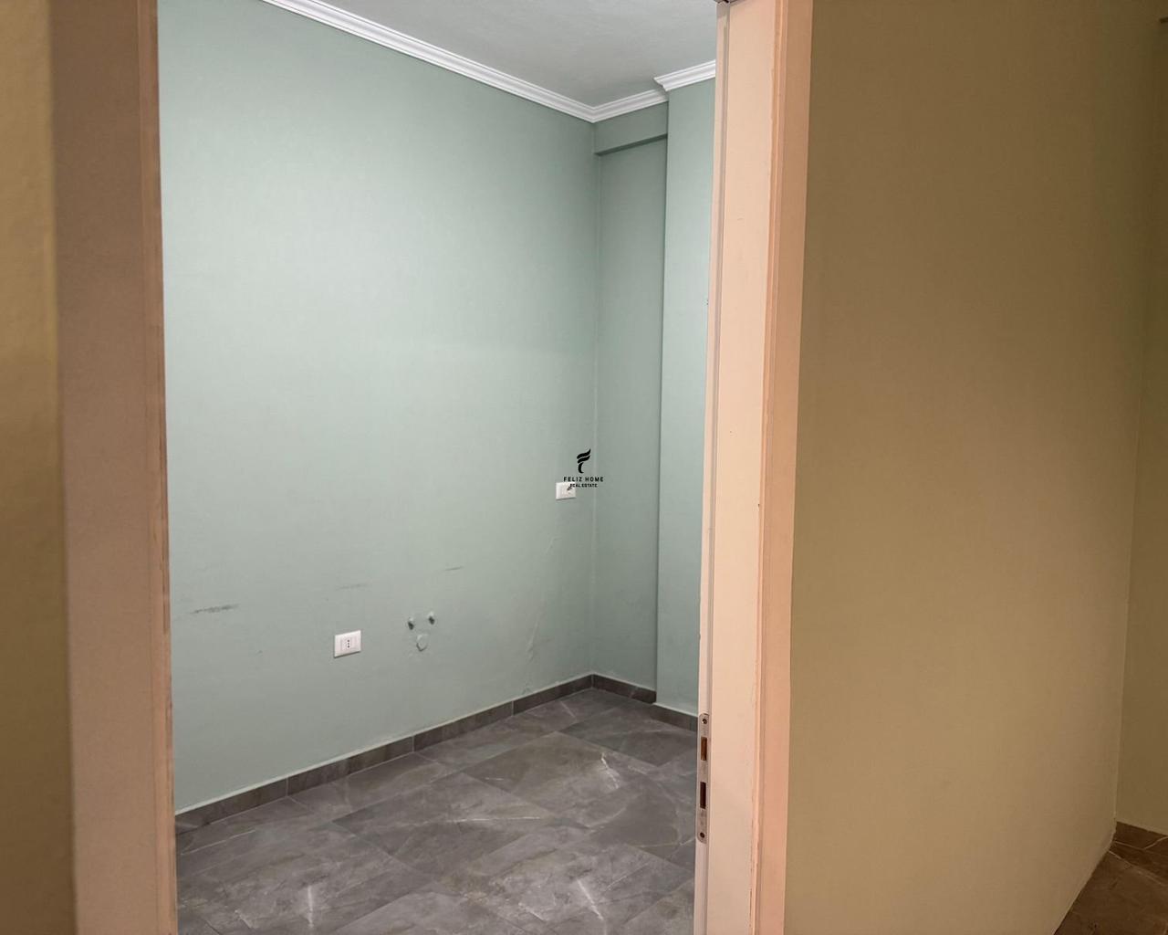 ZYRE ME QERA 70 M2 RRUGA E DIBRES 50.000 LEKE FH-71119