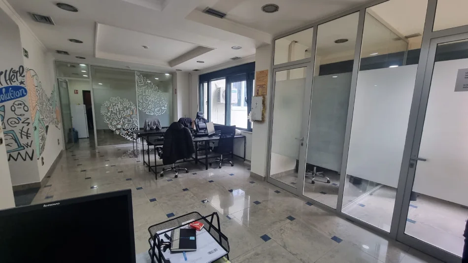 Tirane, vendesi locale commerciale Piano 0, 350 m² 1.500.000 € (BLLOK)