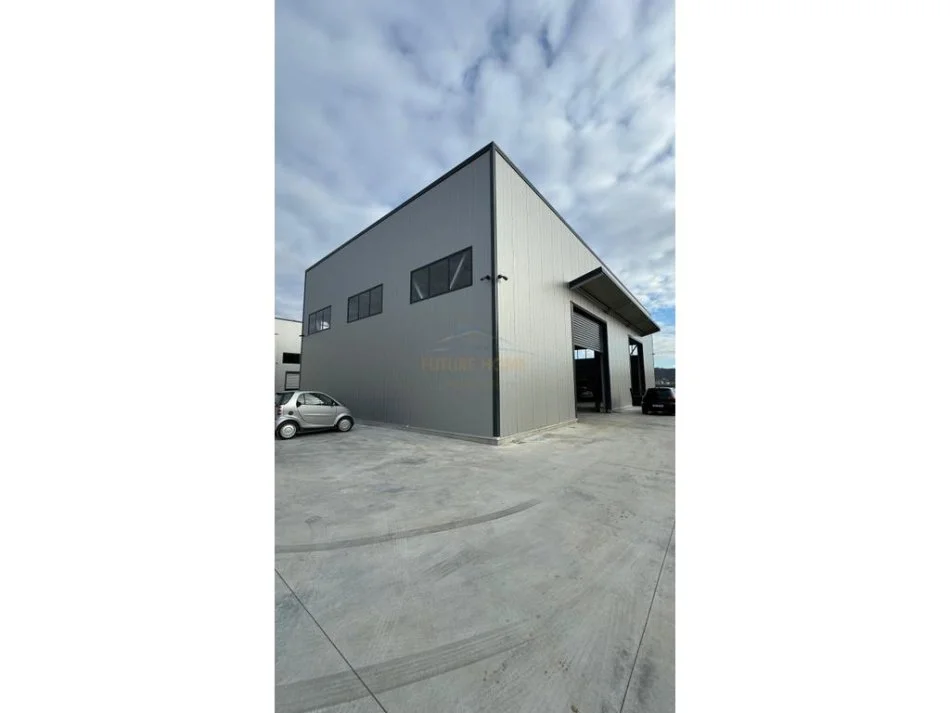 Tirane, shitet magazine Kati 0, 1.400 m² 800.000 € (Prush)